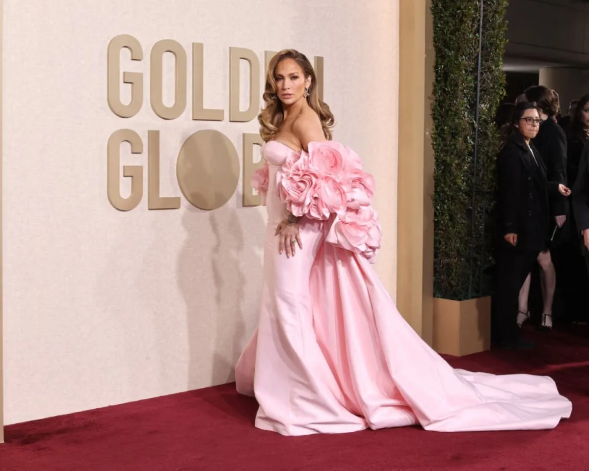جينيفر لوبيز في حفل توزيع جوائز غولدن غلوب (Jennifer Lopez at Golden Globes).. مصدر الصورة: Amy Sussman/Getty Images/AFP