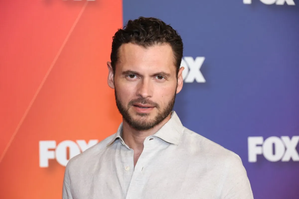 آدان كانتو Adan Canto في حفل Fox Upfront (مصدر الصورة: Dia Dipasupil / GETTY IMAGES NORTH AMERICA / Getty Images via AFP)