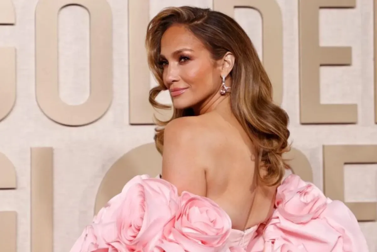 جينيفر لوبيز في حفل توزيع جوائز غولدن غلوب (Jennifer Lopez at Golden Globes).. مصدر الصورة: Michael TRAN / AFP