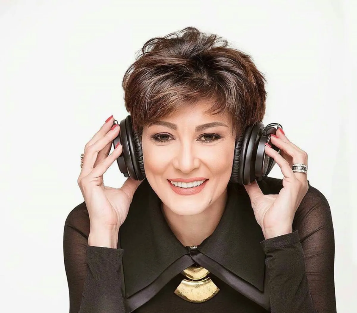 سماح أنور - الصورة من صفحتها الرسمية على الفيس بوك