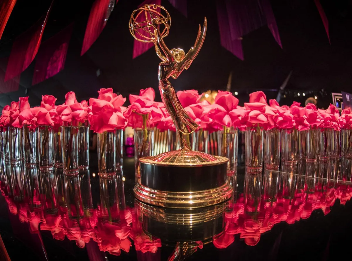 جائزة إيمي (Emmy statue). مصدر الصورة: AFP / Mark RALSTON