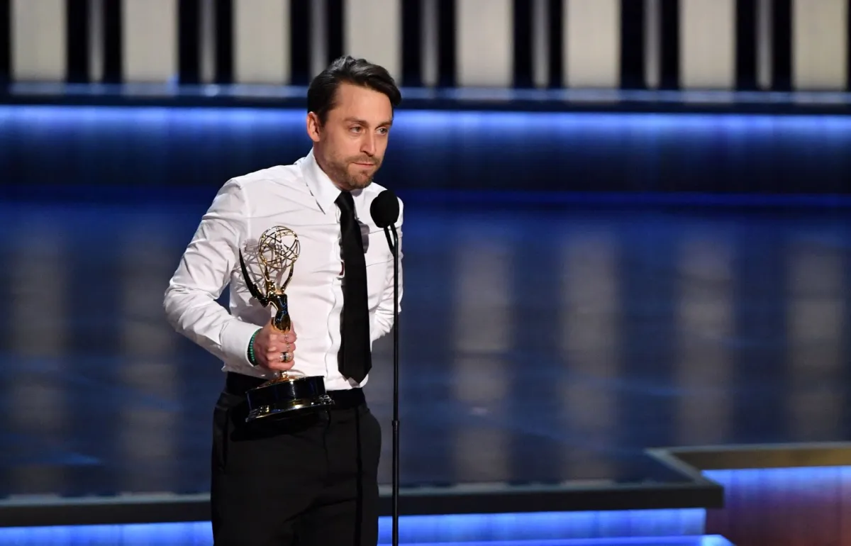 كيران كولكين في حفل توزيع جوائز إيمي (Kieran Culkin  at Emmy Awards). مصدر الصورة: Valerie Macon / AFP