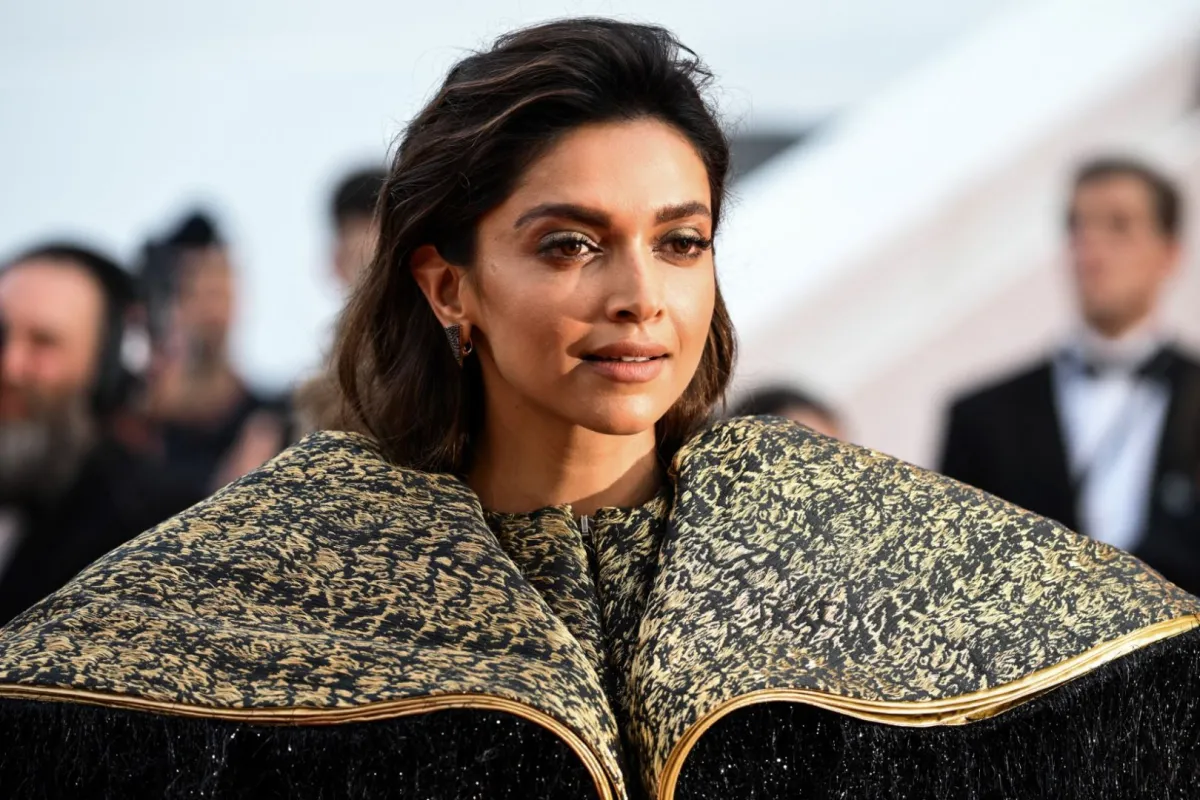 ديبيكا بادكون في مهرجان كان (Deepika Padukone during the 75th edition of the Cannes Film Festival in Cannes, southern France). مصدر الصورة: CHRISTOPHE SIMON / AFP
