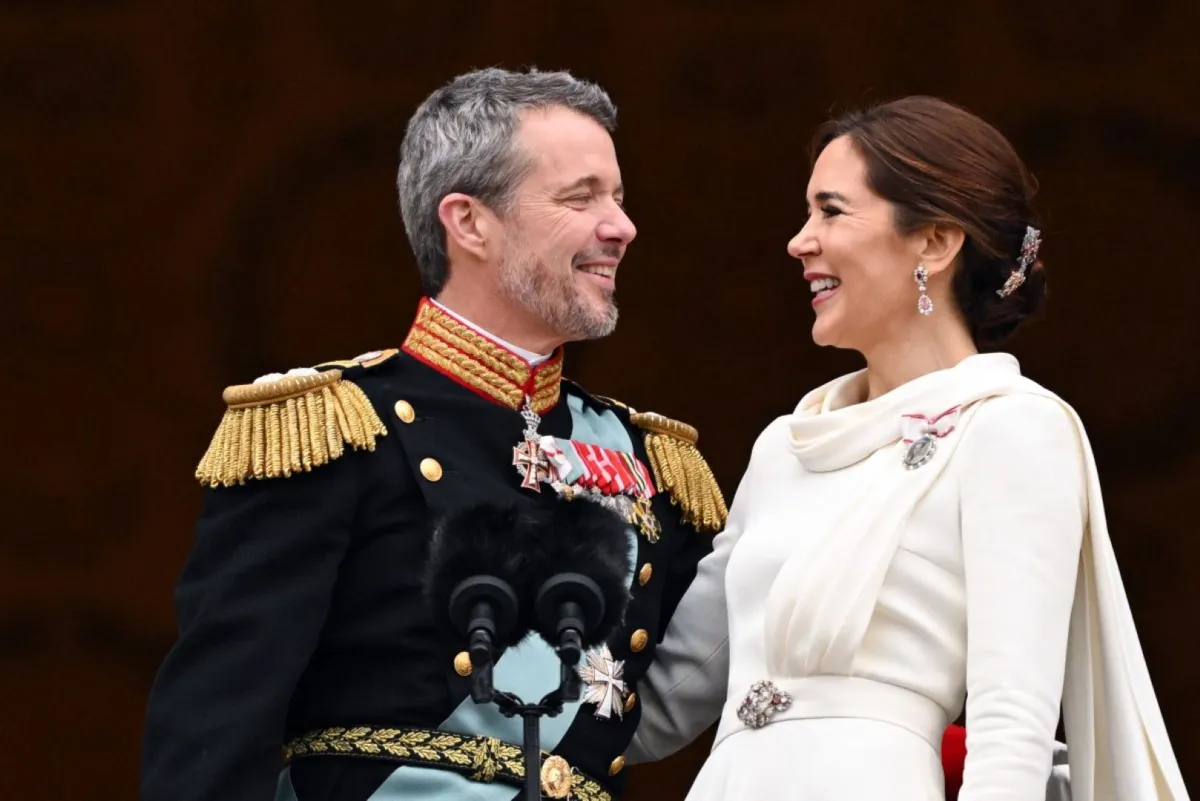 الملكة ماري والملك فريدريك في كوبنهاغن، الدنمارك (King Frederik X of Denmark and Queen Mary in Copenhagen, Denmark). مصدر الصورة: Jonathan NACKSTRAND / AFP