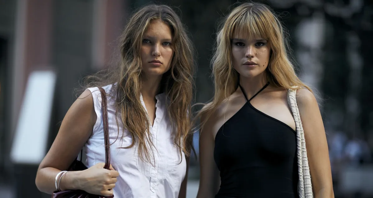 أجمل تسريحات شعر طويل منسدل موضة شتاء 2024