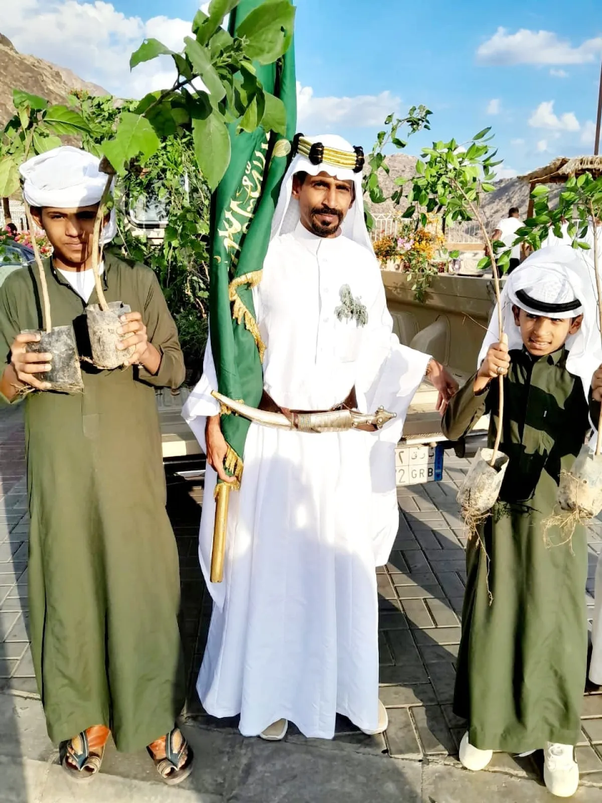 البيئة تشارك في مهرجان بوليفارد أضم بتوزيع شتلات