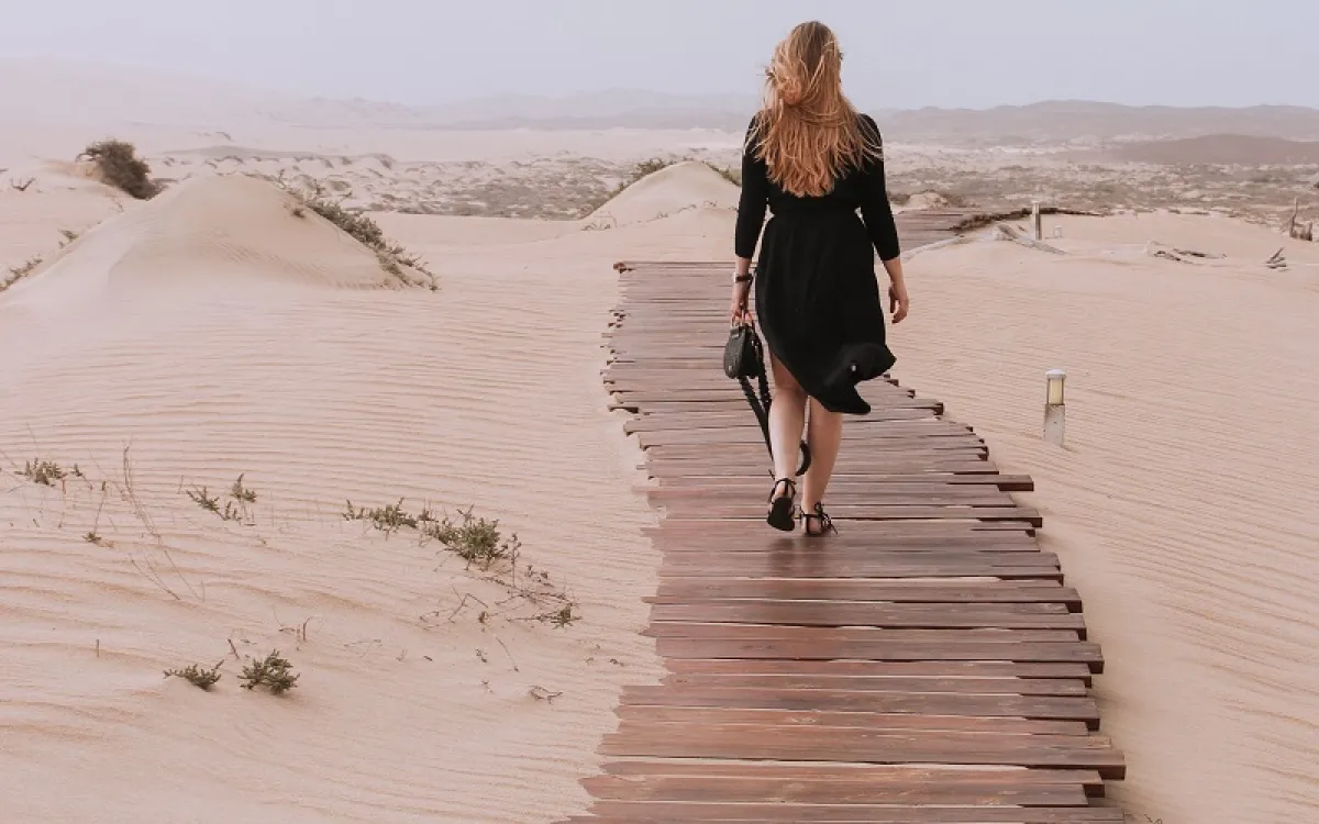 فوائد المشي على الرمل للتخسيس