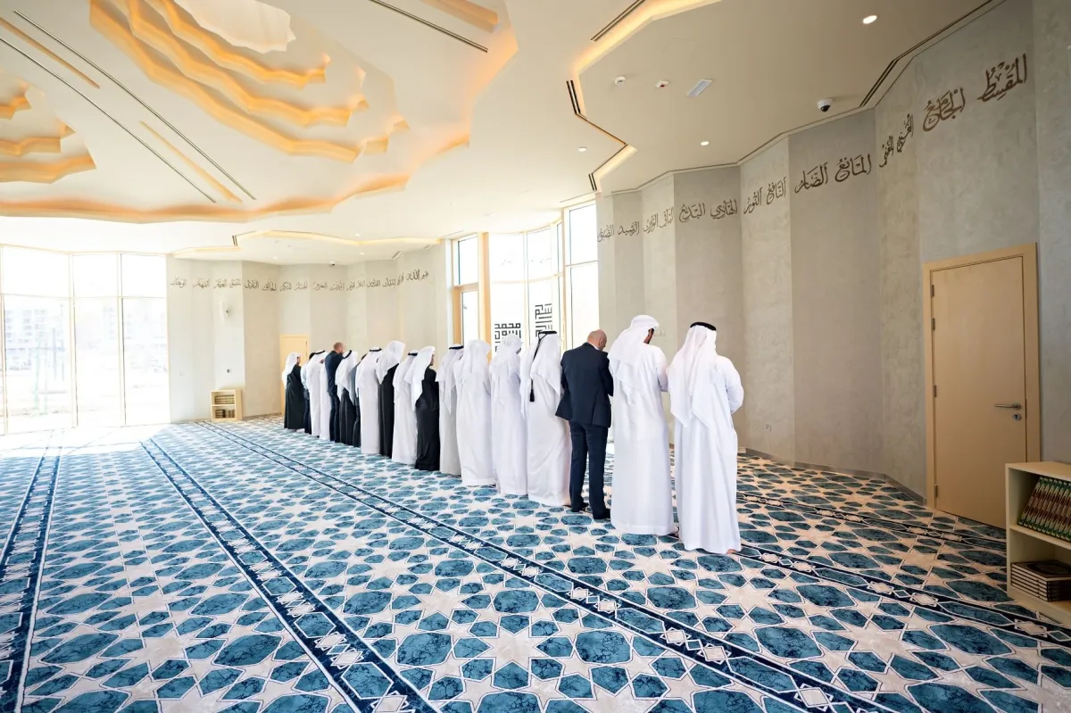 "مسجد الاستدامة" في مدينة مصدر.. أسرار إبداعية في تصميم بيئي مبتكر. الصورة من wam