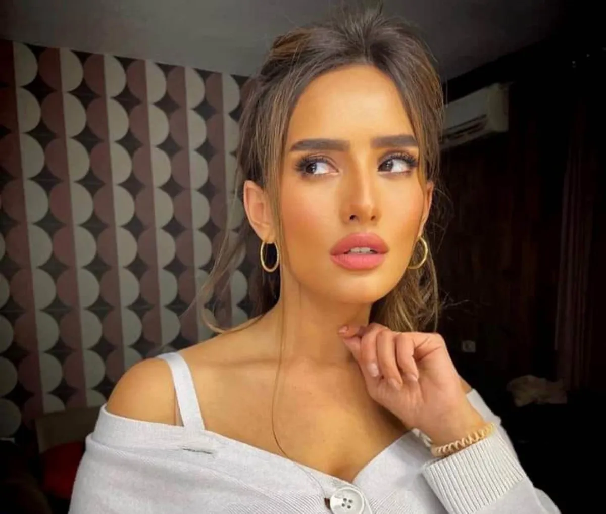 الصورة من حساب زينة على انستغرام