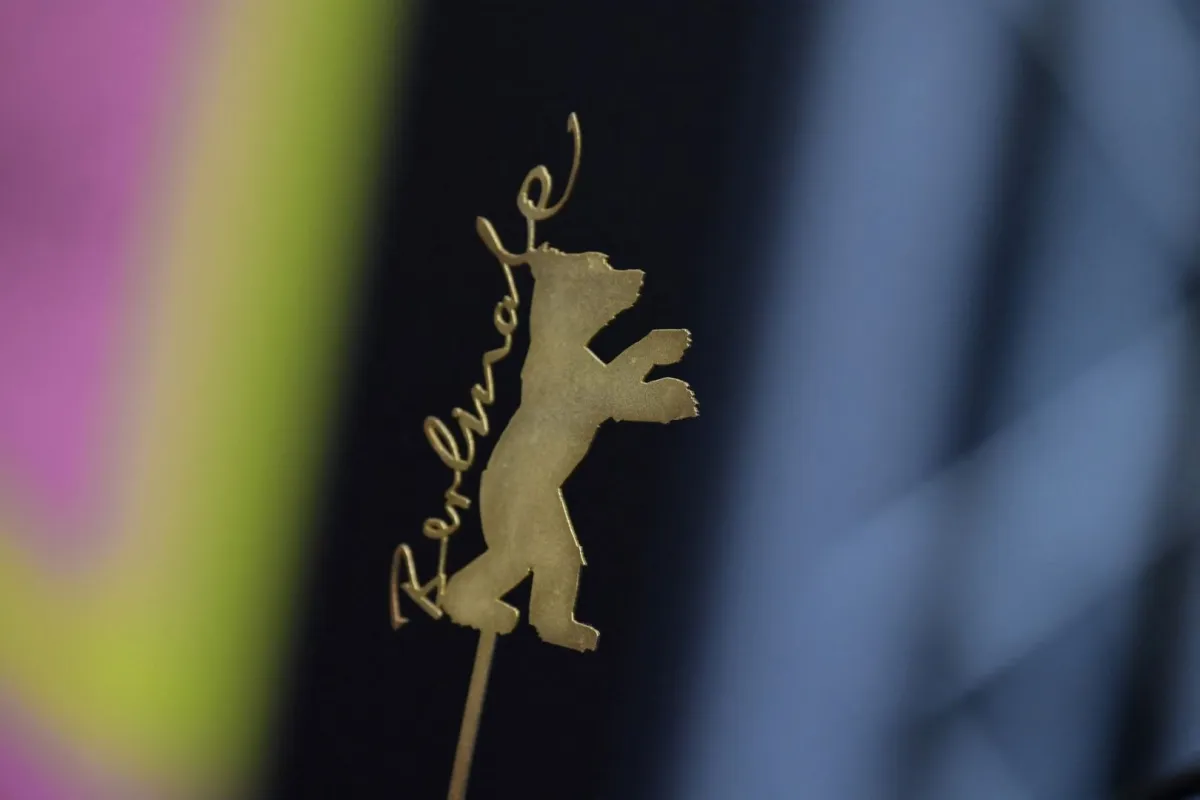 شعار مهرجان برلين السينمائي الدولي. مصدر الصورة: AFP / Tobias SCHWARZ