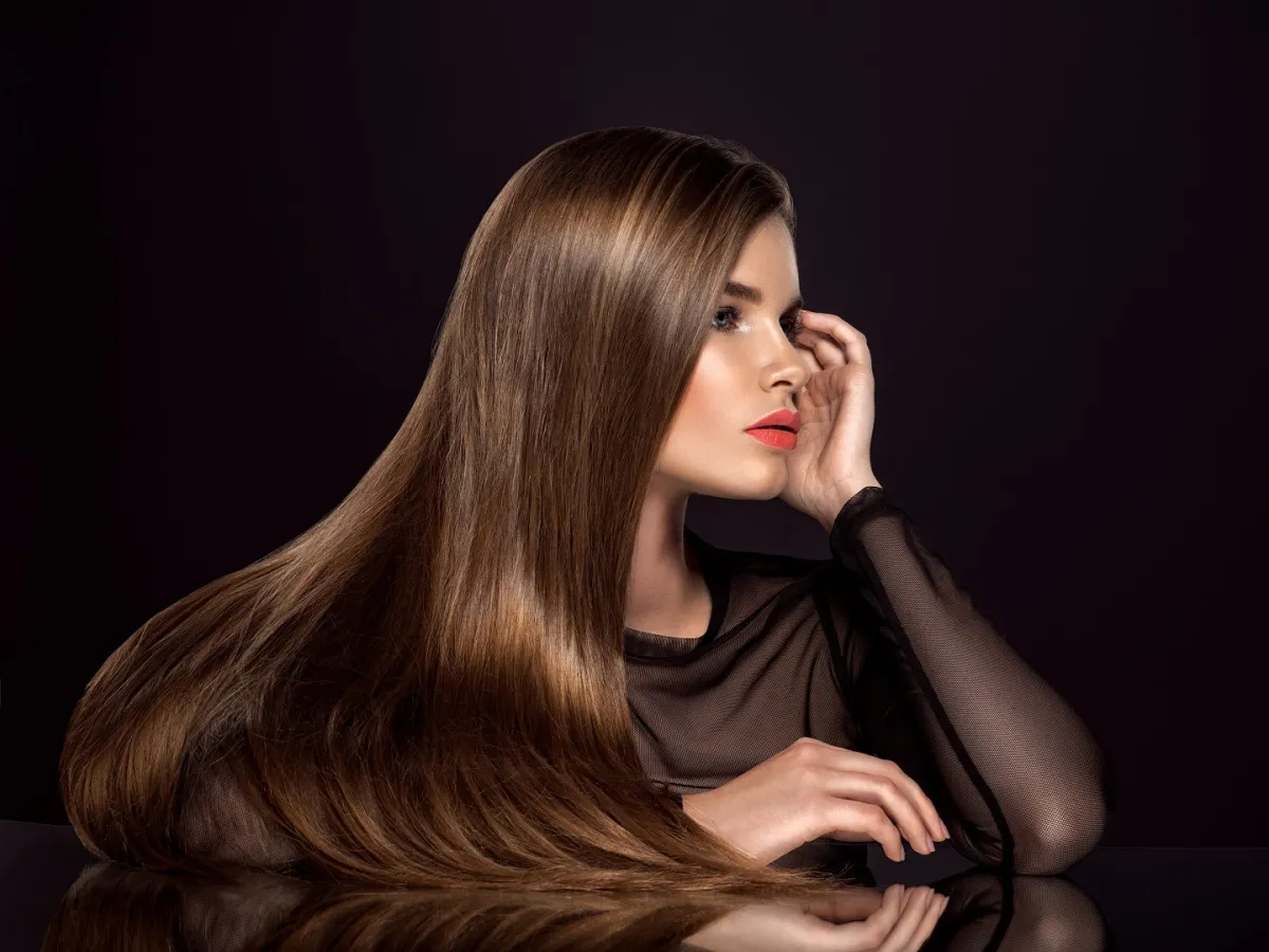 خلطات طبيعية لإعطاء لمعة للشعر