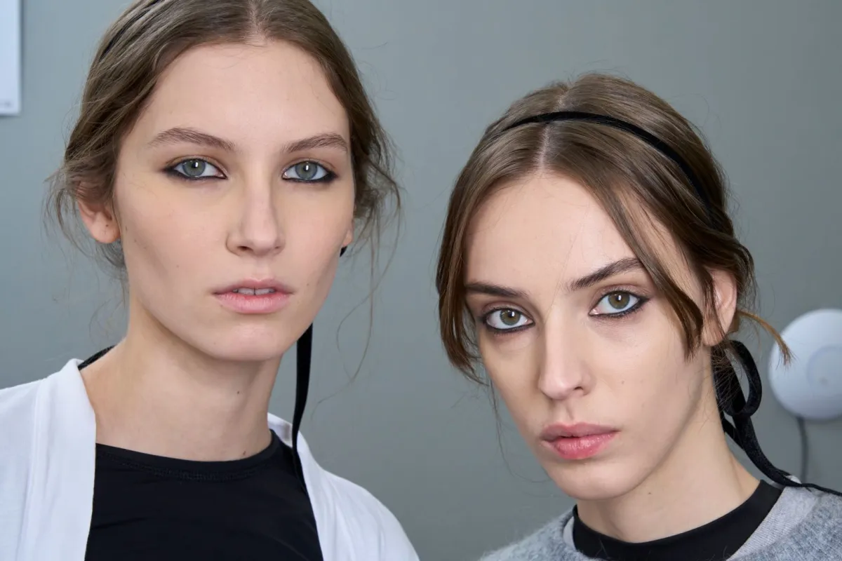 أجمل صيحات الميك آب في أسبوع باريس للموضة 2024