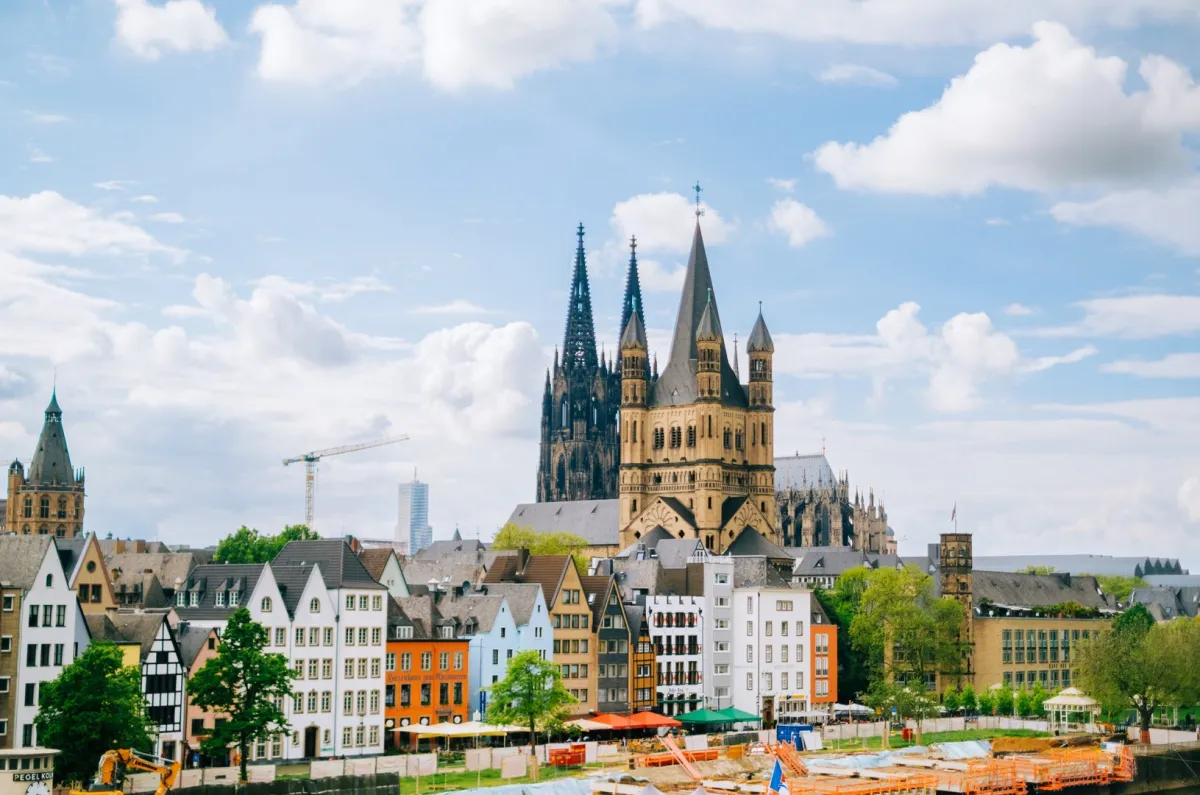 كولونيا موطن للعديد من المرافق الفنية والترفيهية