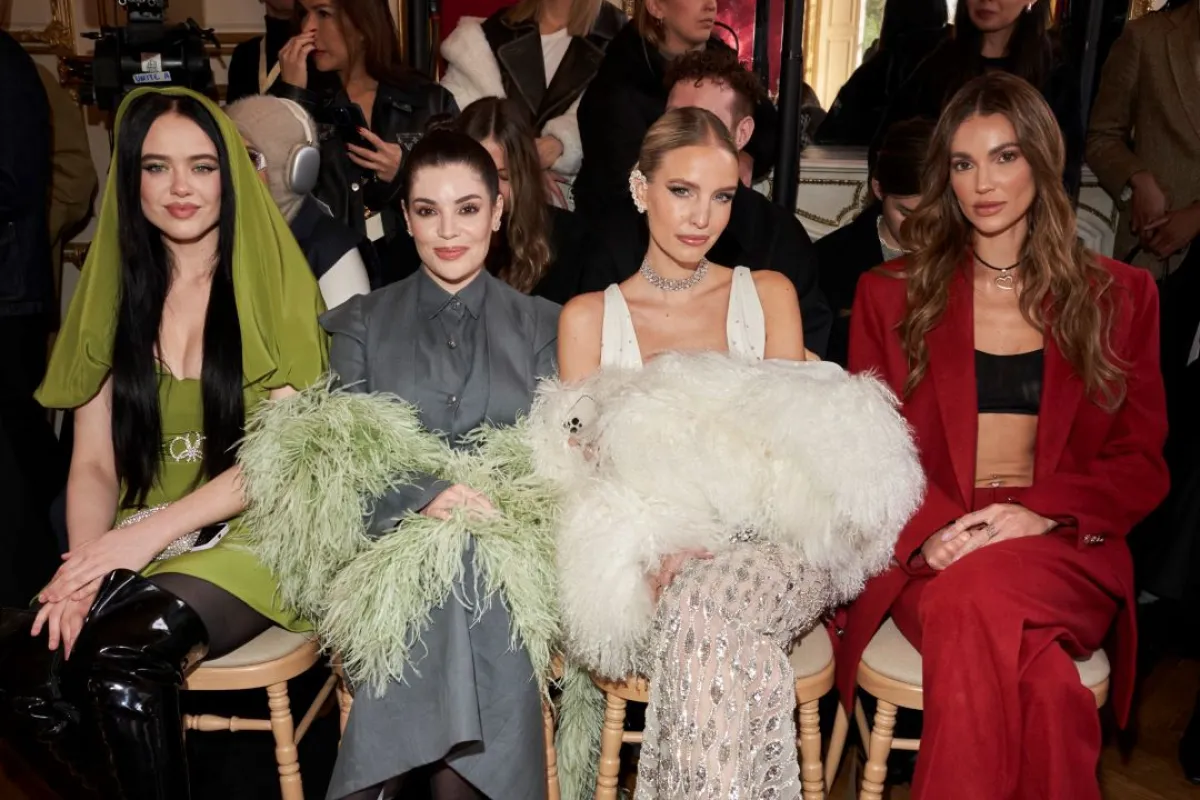 المؤثرة العالمية ليوني هان في عرض المصمم جورج حبيقة،