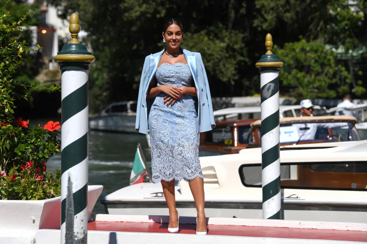 جورجينا رودريغز في مهرجان فينيسيا السينمائي الدولي (Georgina Rodriguez at Venice Film Festival). مصدر الصورة: Filippo MONTEFORTE / AFP