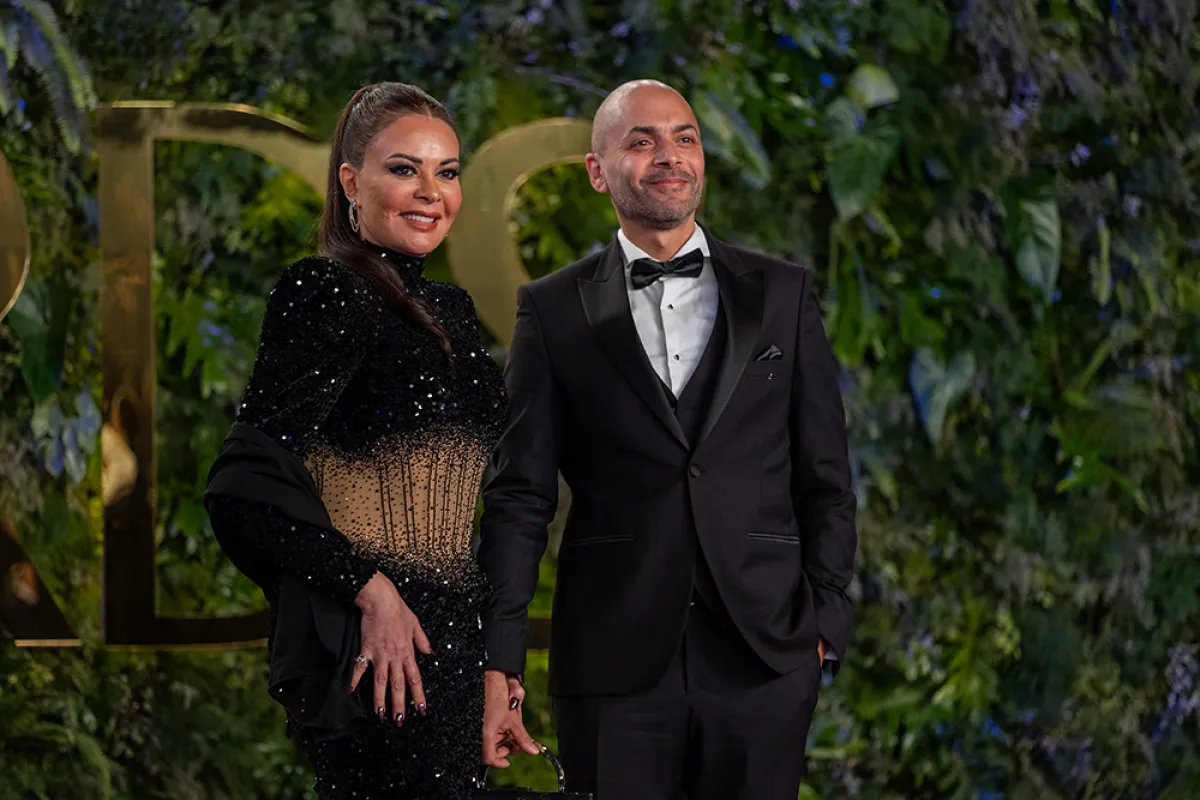 الفنانة كارمن لبس برفقة ابنها- الصورة من المكتب الإعلامي لـ mbc