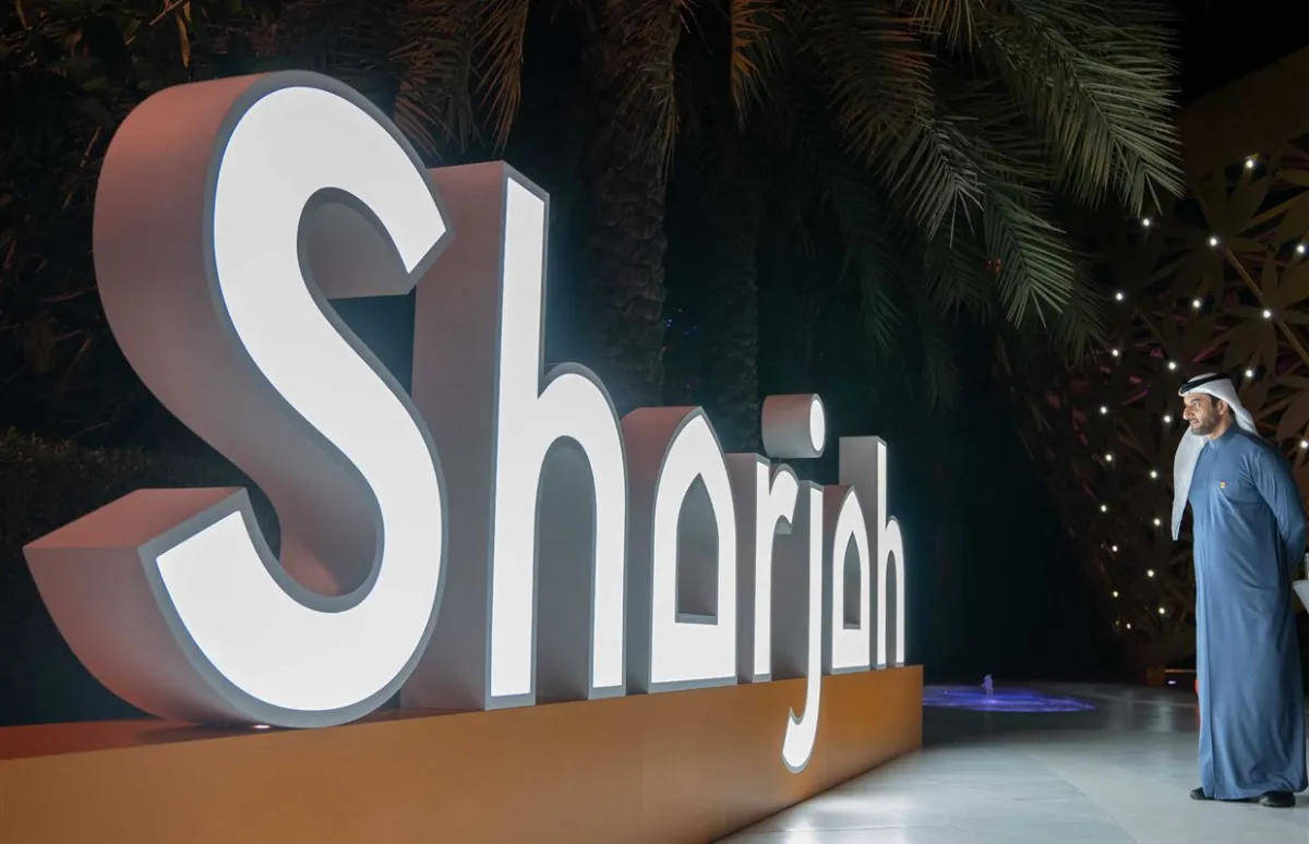 سلطان بن أحمد القاسمي يشهد إطلاق هوية الشارقة الجديدة. الصورة من مكتب الشارقة الإعلامي