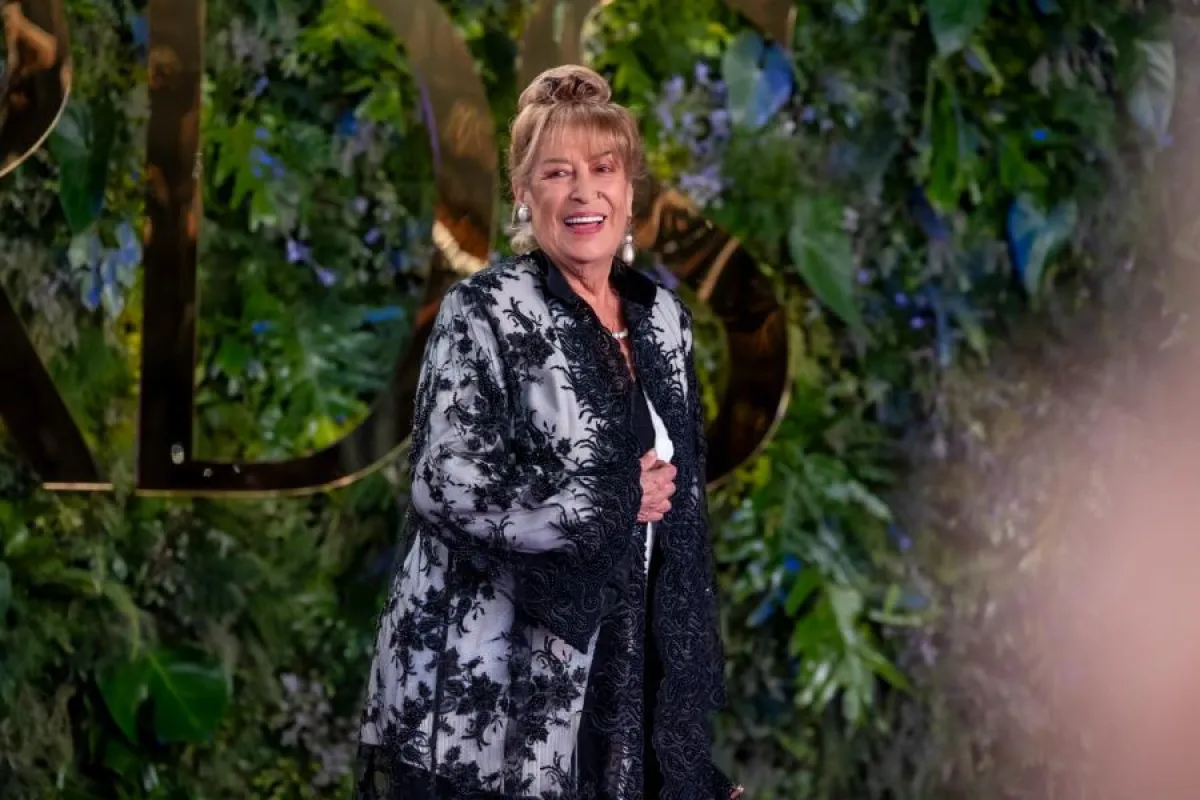 منى واصف - الصورة من المكتب الإعلامي لـ MBC