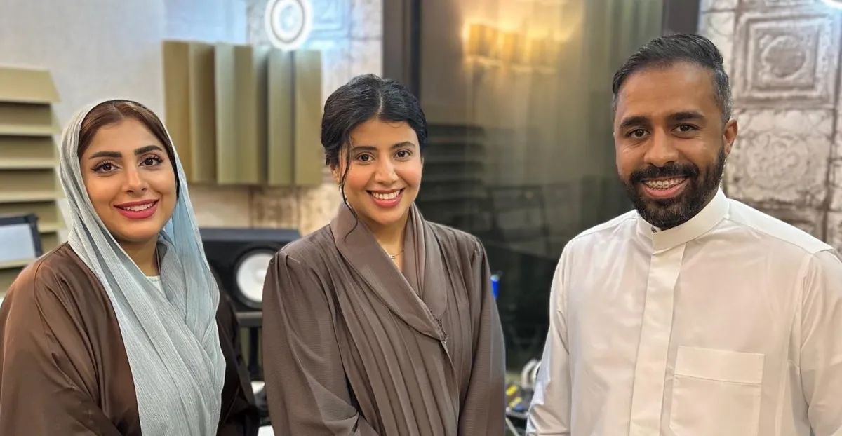 أروى السعودية والشاعرة عائشة السيفي والملحن راشد محمد -الصورة من حسابها على الانستغرام