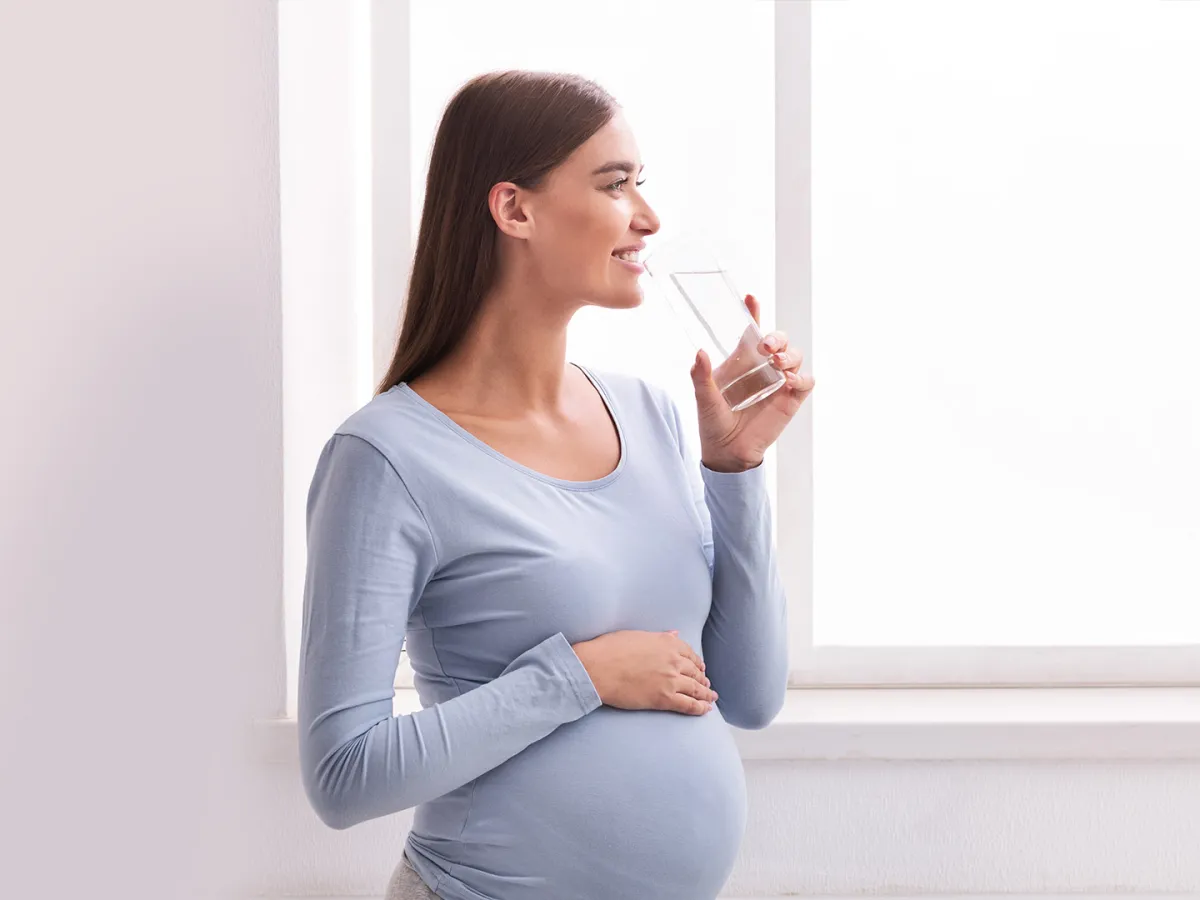 أسباب الشعور بالعطش الشديد أثناء الحمل وطرق التعامل معه