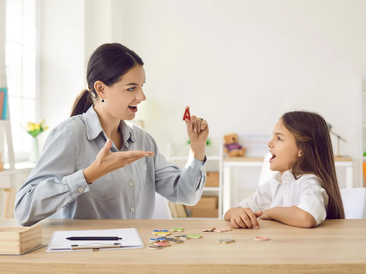 تجارب الأمهات في تأخر الكلام عند الأطفال