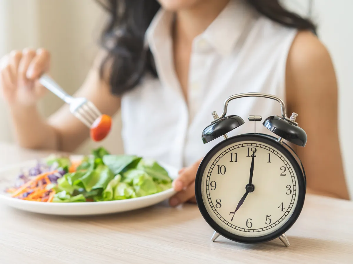 الصيام المتقطع يساهم في إنقاص الوزن.. إذا اتبعت الشروط 