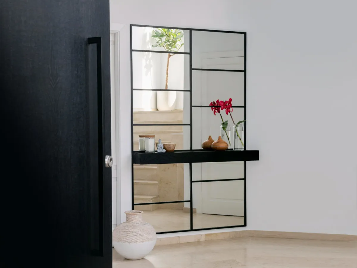 تصميم غير تقليدي للكونسول، في مدخل البيت