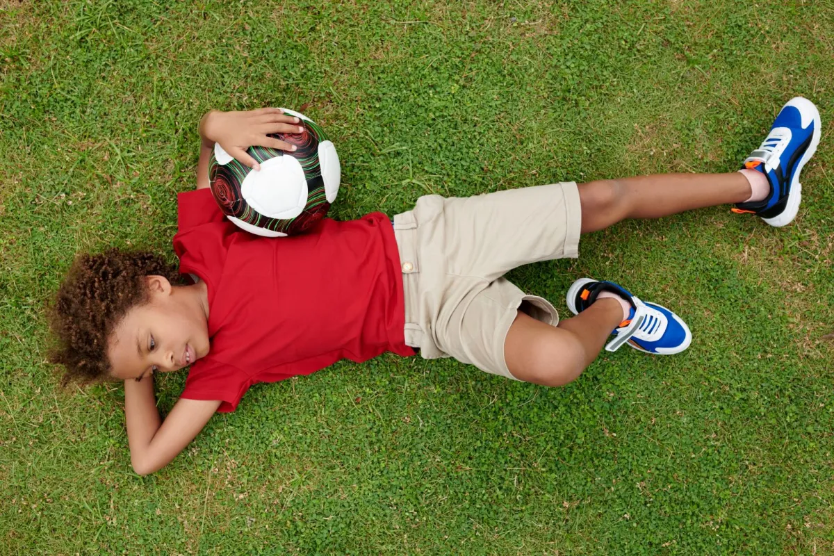 صورة طفل متعب من الرياضة