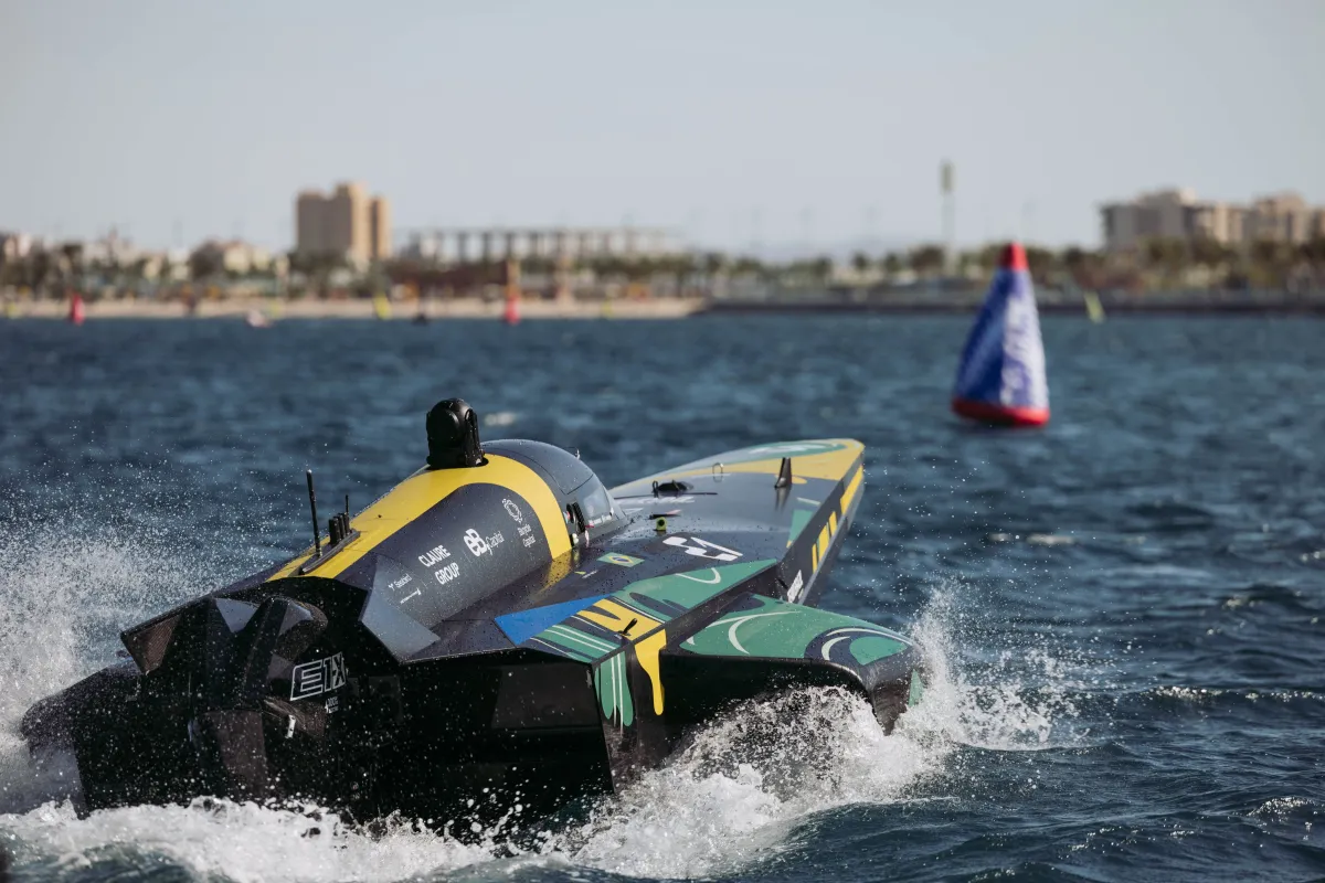 جدة تشهد انطلاق الجولة الأولى من بطولة العالم للقوارب الكهربائية السريعة "E1"