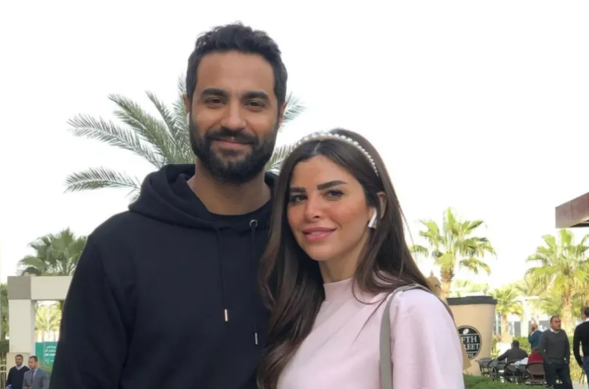كريم فهمي و زوجته - الصورة من حساب كريم فهمي على إنستغرام