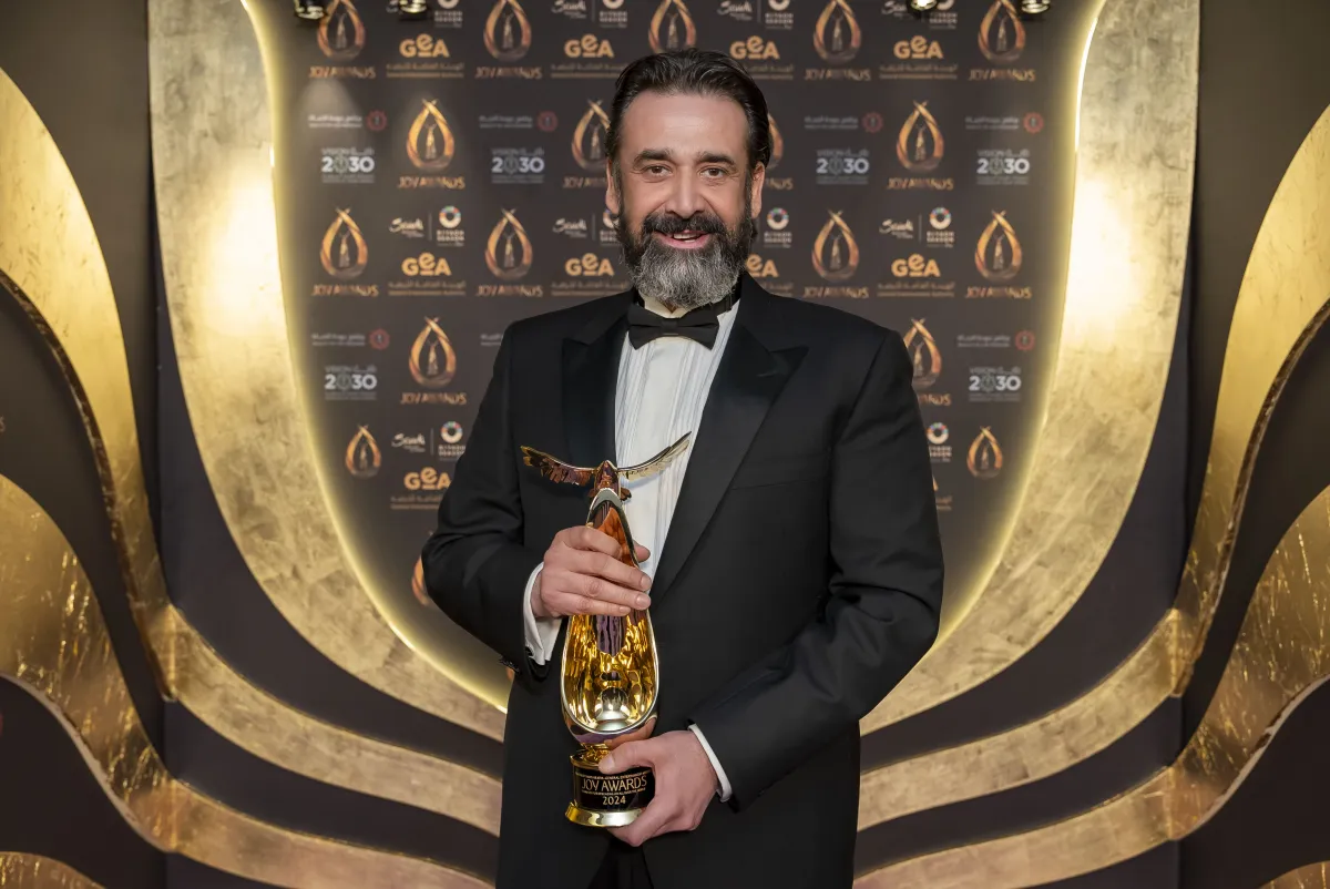 كريم عبد العزيز - الصورة من المكتب الإعلامي لـ MBCكريم عبد العزيز - الصورة من المكتب الإعلامي لـ MBC