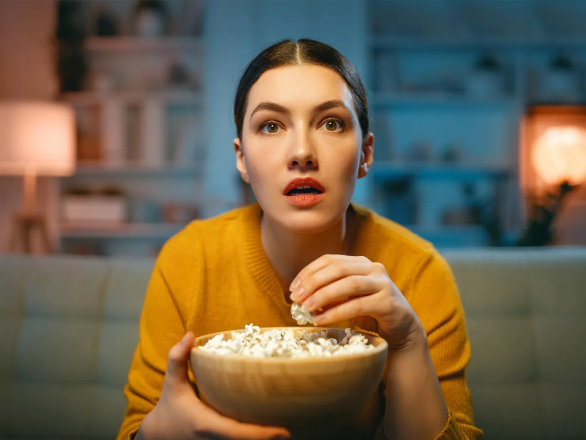 محاذير الأكل خلال مشاهدة التلفاز 