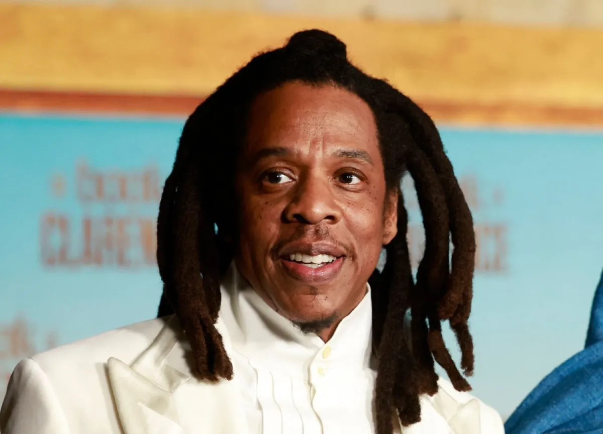 جاي زي في متحف الأكاديمية بلوس أنجلوس (Jay-Z at the Academy Museum in Los Angeles). مصدر الصورة: Michael