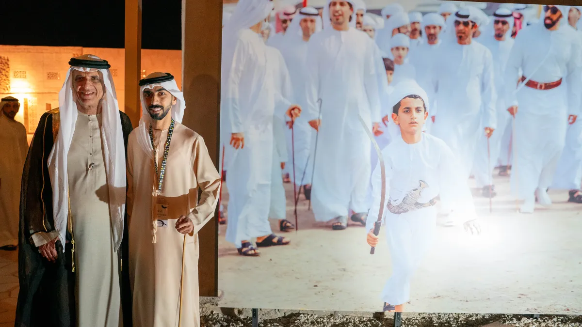 الشيخ سعود بن صقر القاسمي يفتتح مهرجان فن رأس الخيمة 2024 في قرية الجزيرة الحمراء التراثية