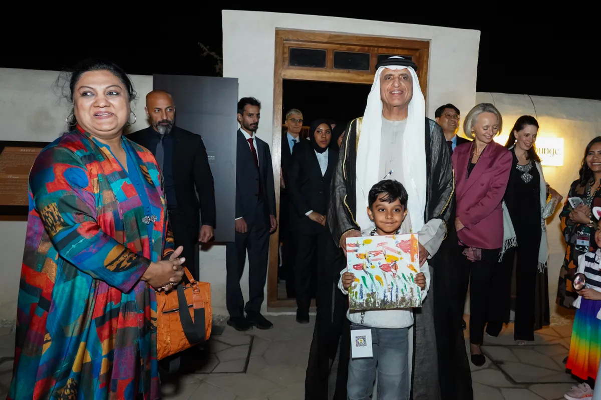 الشيخ سعود بن صقر القاسمي يفتتح مهرجان فن رأس الخيمة 2024 في قرية الجزيرة الحمراء التراثية