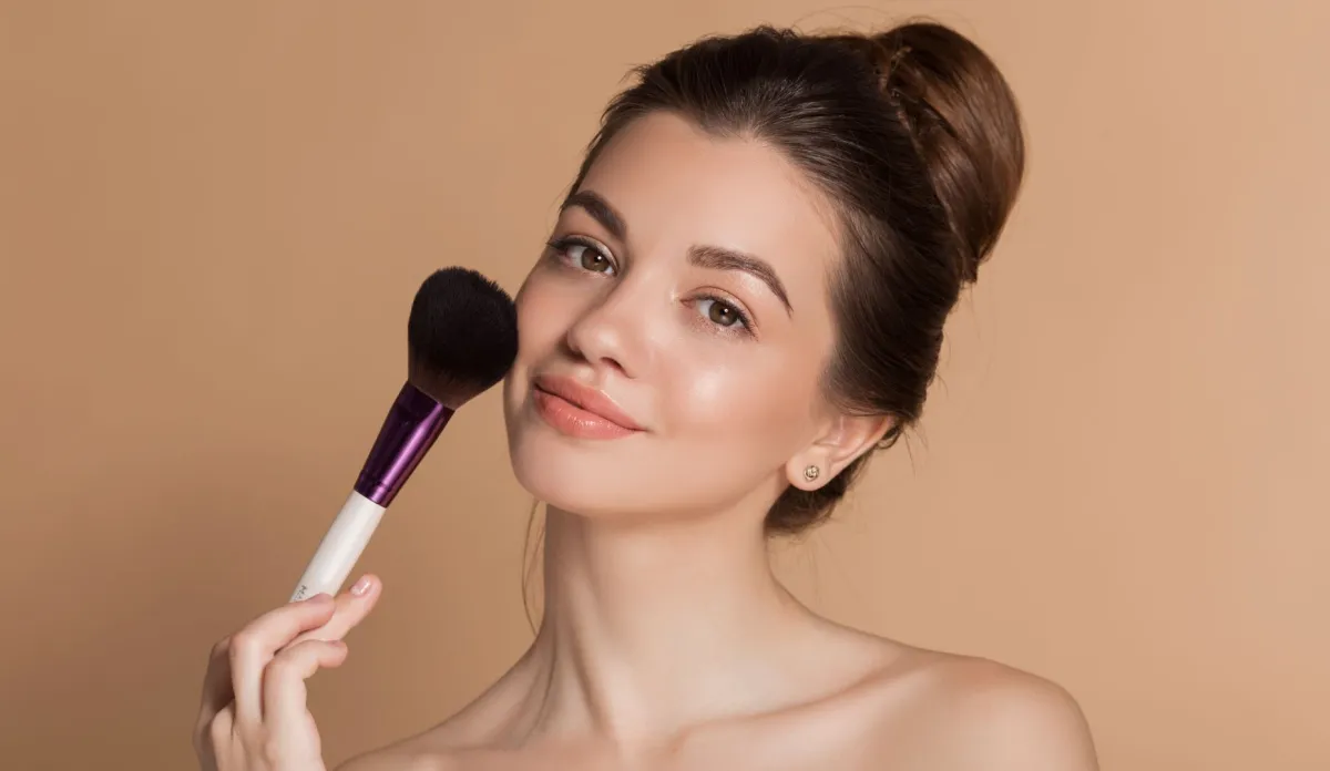 مكياج خفيف ومميز للمناسبات