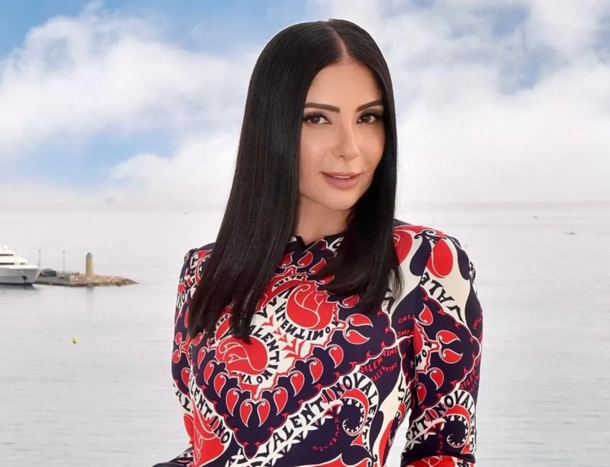 منى زكي - الصورة من حسابها على الفيس بوك