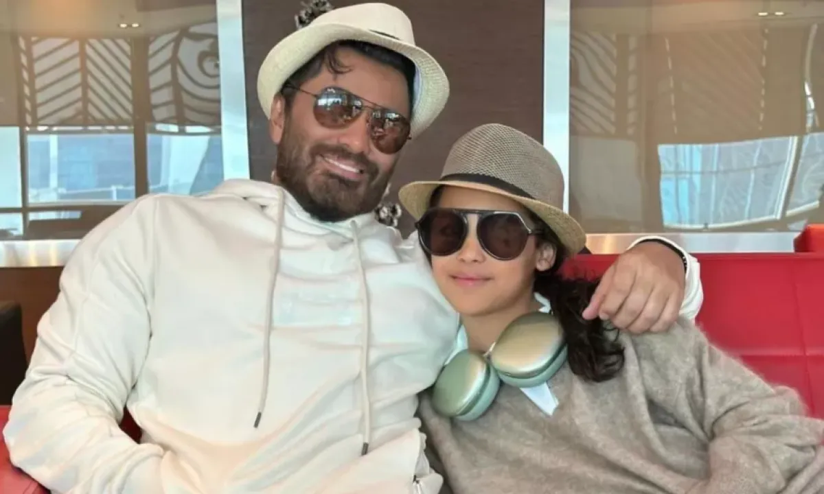 تامر حسني وابنته - الصورة من حسابه على إنستغرام