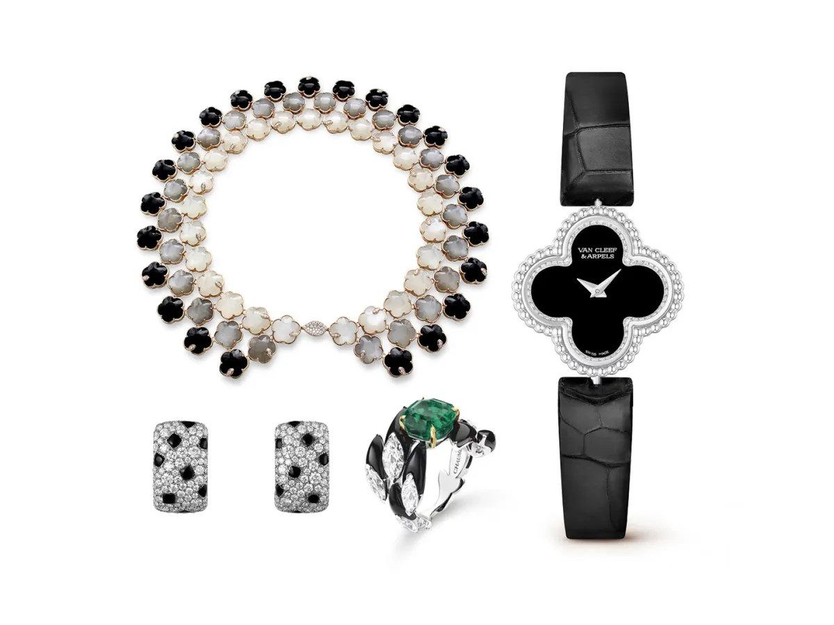 مجوهرات مرصوفة بحجر الأونيكس من أشهر الدور العالمية