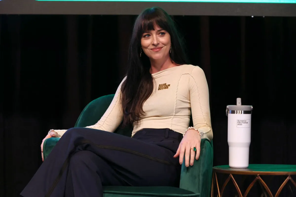 داكوتا جونسون في بارك سيتي، يوتا (Dakota Johnson in Park City, Utah). مصدر الصورة: Robin Marchant/Getty Images/AFP