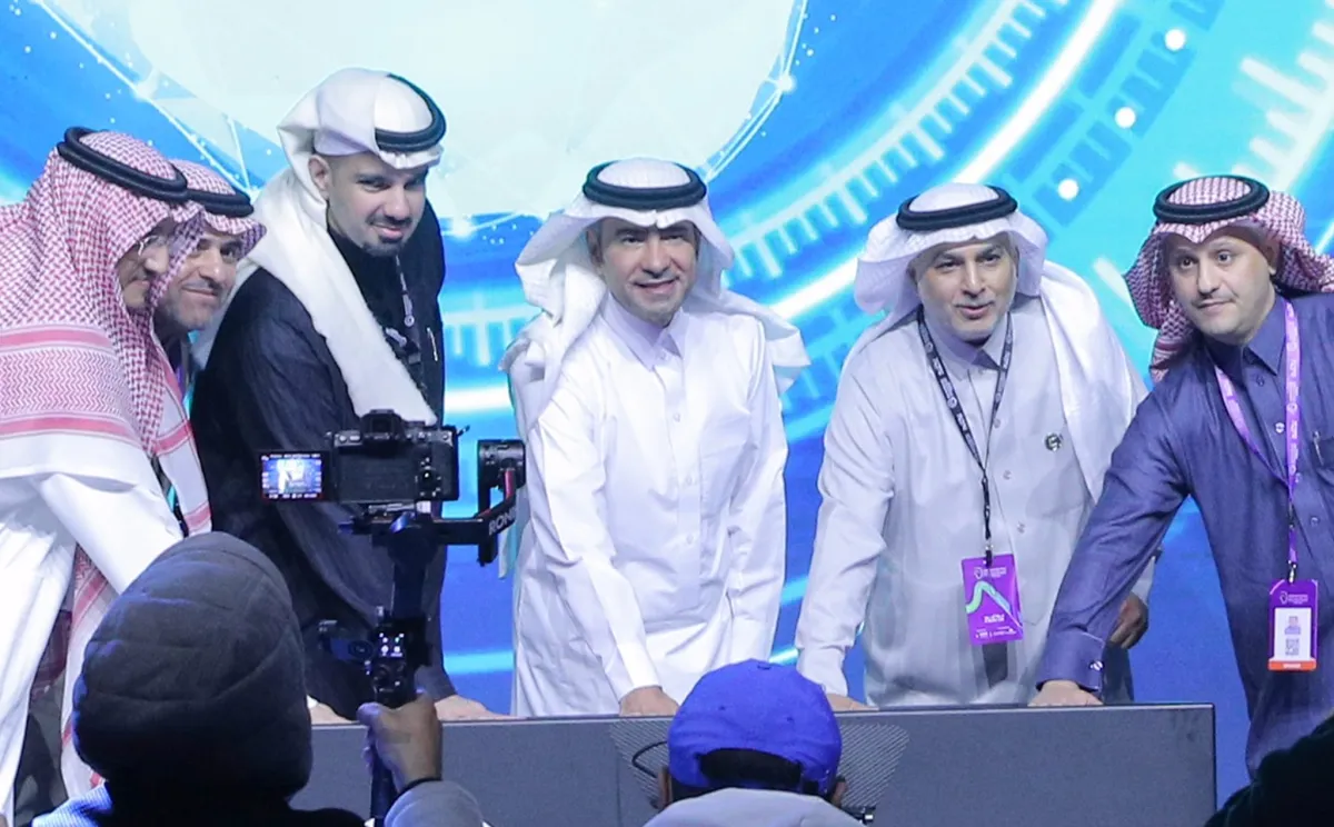 وزير الشؤون البلدية والقروية والإسكان