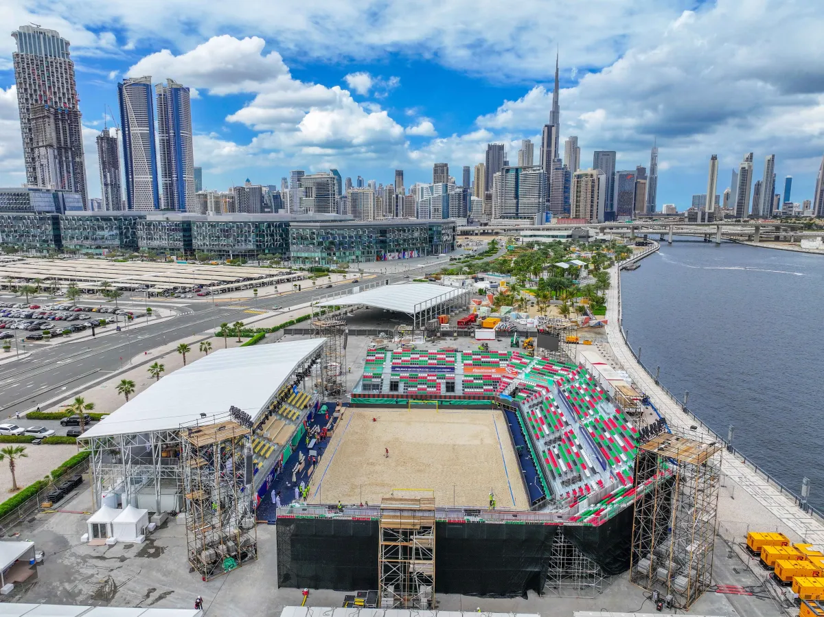 ملعب كرة القدم الشاطئية . الصورة من wam