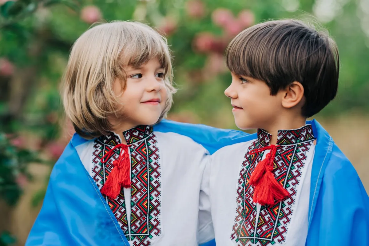 ولد وبنت من كازاخستان