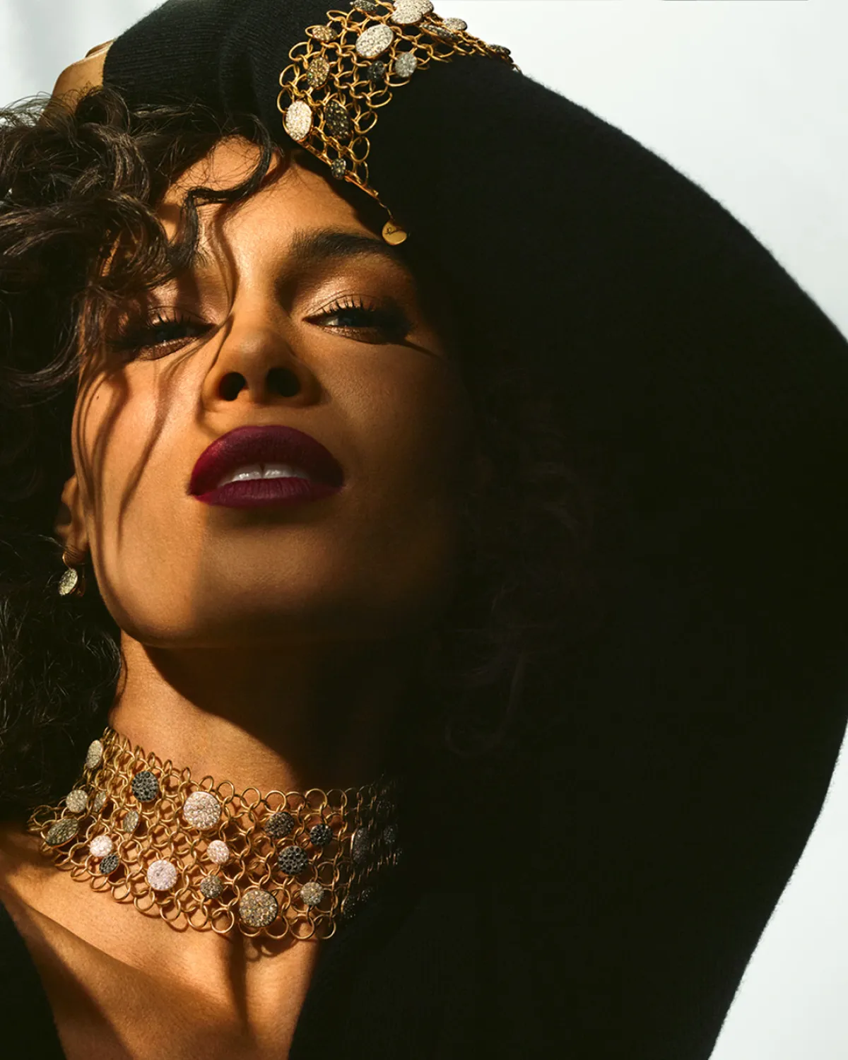 سيندي برونا Cindy Bruna في مجموعة سابيا Sabbia من بوميلاتو Pomellato