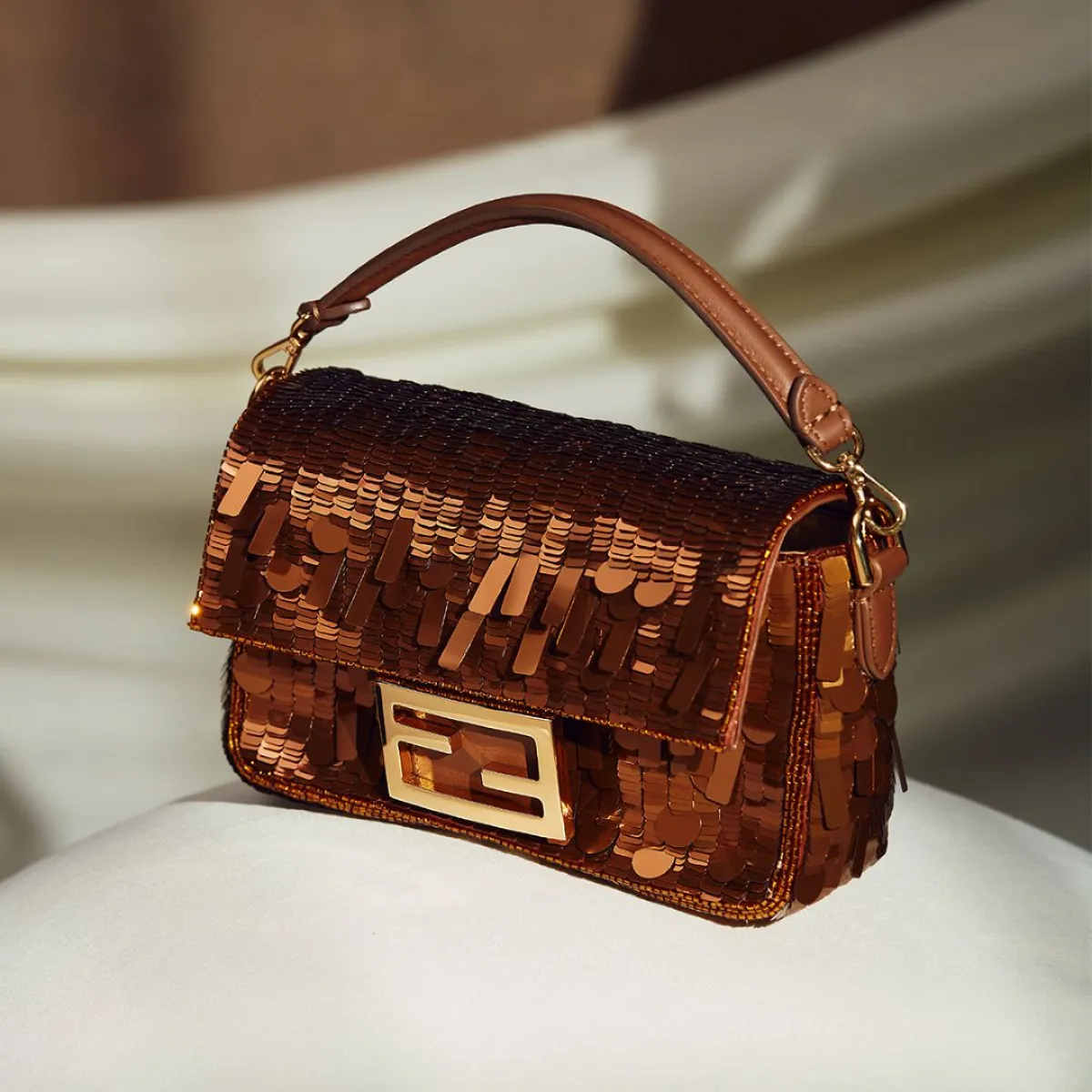 حقيبة باغيت Baguette من فندي Fendi خاصة بشهر رمضان 2024