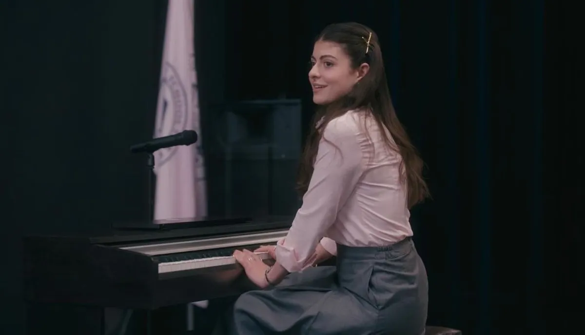 تارا عبود في مشهد مسلسل "مدرسة الروابي2- الصورة من حسابها على انستغرام