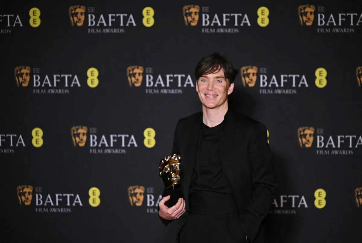 كيليان مورفي في حفل توزيع جوائز البافتا (Cillian Murphy  during the BAFTA British Academy Film Awards). مصدر الصورة: JUSTIN TALLIS / AFP
