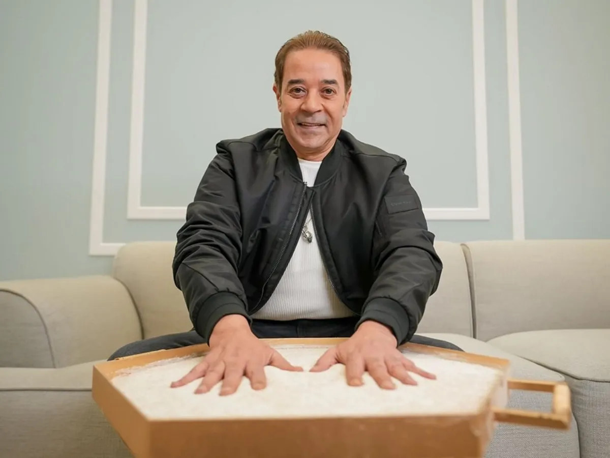 مدحت صالح - الصورة من صفحته الرسمية على الفيس بوك