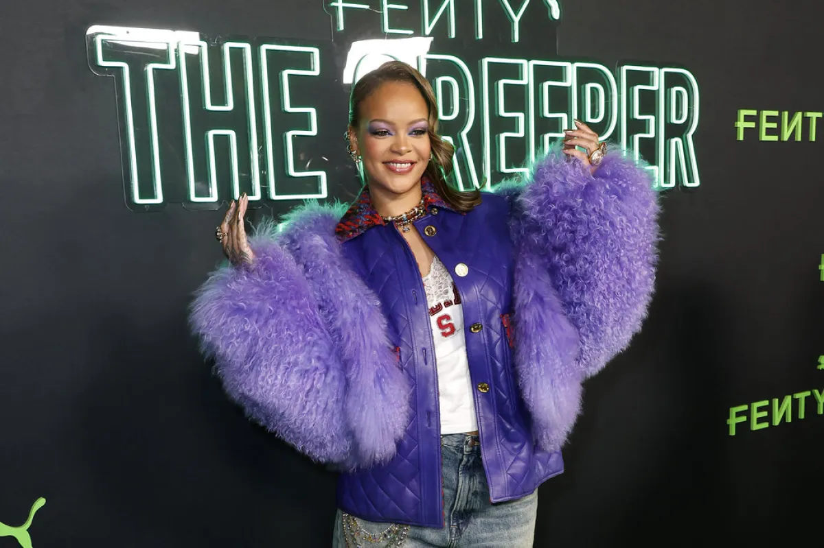 ريهانا Rihanna في حفل FENTY x PUMA Sneaker (مصدر الصورة: Frazer Harrison / GETTY IMAGES NORTH AMERICA / Getty Images via AFP)