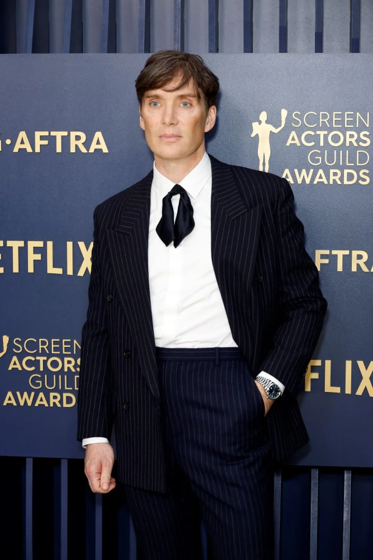 كيليان ميرفي في حفل توزيع جوائز نقابة ممثلي الشاشة (Cillian Murphy arrives for the 30th Annual Screen Actors Guild awards). مصدر الصورة: Frazer Harrison/Getty Images/AFP